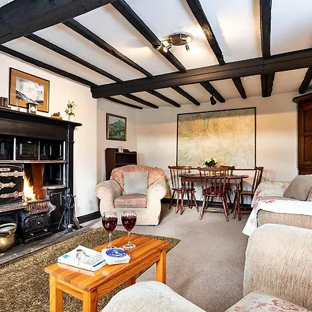 Finest Retreats - Town Head In